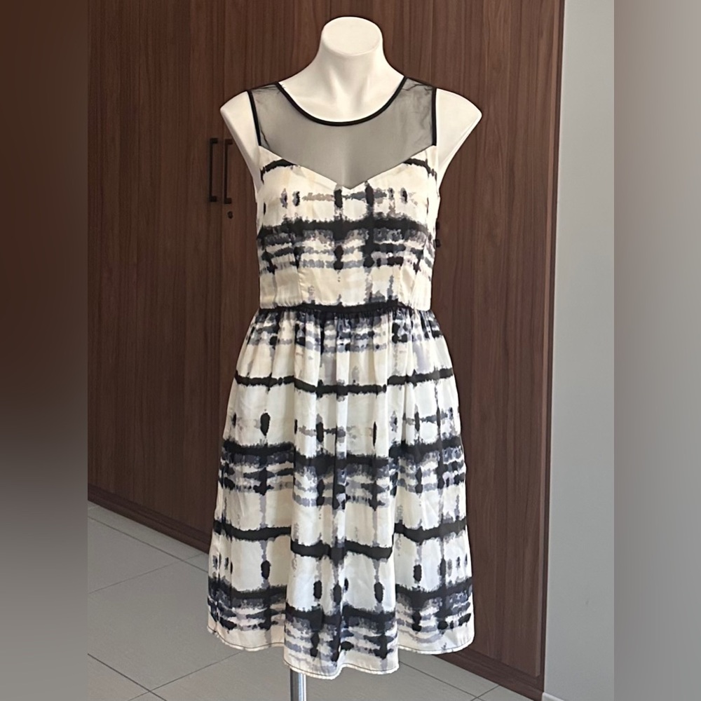 Bar III Black and Cream Patterned Mini Dress Size Medium